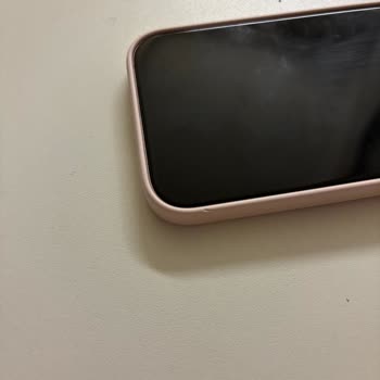 Yüksek Fiyatlı İphone Kılıflarında Hızlı Deformasyon Ve Müşteri Memnuniyetsizliği