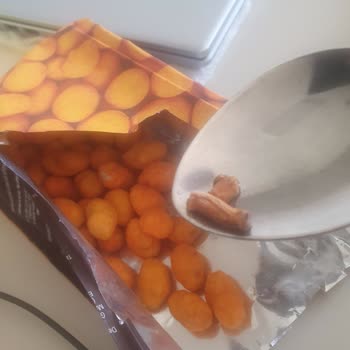 Aldığım Cipsin İçinden Tahta Çıktı, Dişim Kırılıyordu