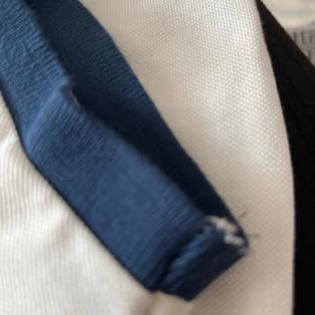 Çocuk Takımının Şortu İlk Giymede Tiftiklendi Dikişler Kötü Çıktı