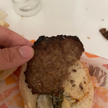 Yanmış Ve Kötü Hazırlanmış Burger King Menüsü Hayal Kırıklığı Yarattı