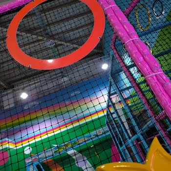 Oyun Alanında Yetersiz Aydınlatma, Havalandırma Ve Eski Oyuncaklar Nedeniyle Memnuniyetsizlik