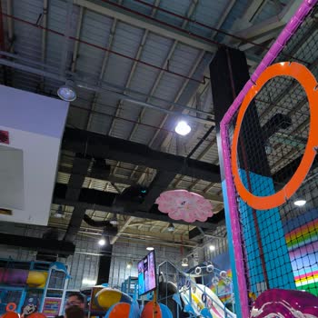 Oyun Alanında Yetersiz Aydınlatma, Havalandırma Ve Eski Oyuncaklar Nedeniyle Memnuniyetsizlik