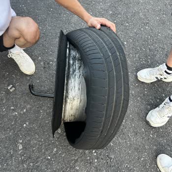 Sıfır Lastik Düz Yolda İçten Yarıldı Üretim Hatası Mı