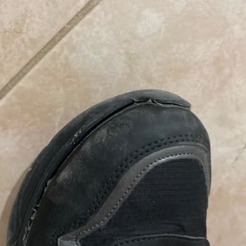 1 Haftada Açılan Ayakkabı Hayal Kırıklığı Yarattı