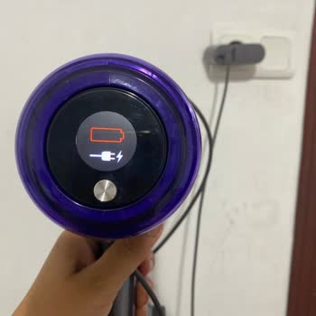 Dyson Süpürgem Şarj Olmuyor Ve Çalışmıyor, Yardım Bekliyorum