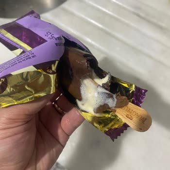Aldığım Magnum Dondurma Kötü Ve İçi Boş Çıktı, Mağduriyet Yaşadım