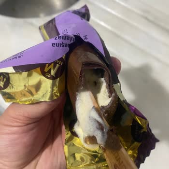 Aldığım Magnum Dondurma Kötü Ve İçi Boş Çıktı, Mağduriyet Yaşadım