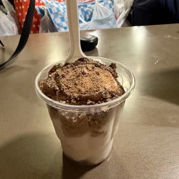 Kavacık Şubesinde Fiyat Farkı Ve Eksik Malzemeli McFlurry