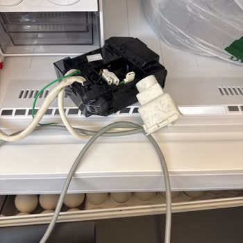 Buzdolabı Parça Beklerken Mağduriyet Yaşıyorum