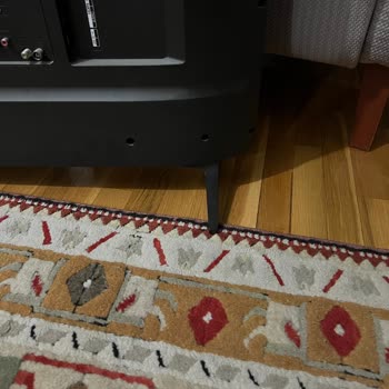 LG Televizyonun Ayağı Kırıldı Ve Ses Kartı Arızalandı