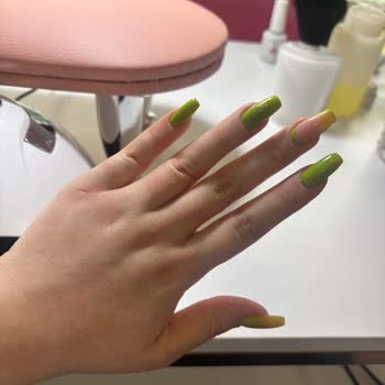 Hanife Yalçın Beauty Hem Mağdur Ediyor Hem de Tartışıyor