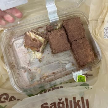 Aldığım Tatlıda Ekşi Tat Ve Bozuk Süt Şüphesi