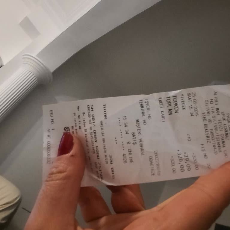 Bozuk Ayran Ve Saygısız Davranışlarla Hayal Kırıklığı