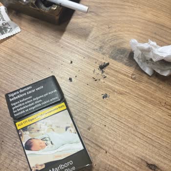 Marlboro Edge Sigara Kalitesizliği: İçinden Yabancı Maddeler Çıkıyor!