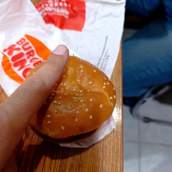 Trabzon Varlıbaş AVM'de Hamburger Siparişiyle İlgili Olumsuz Deneyim