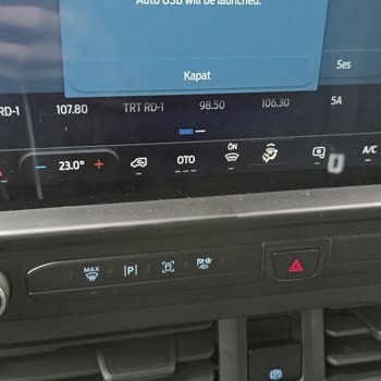 Ford Custom 2023 Araçta Sürekli Telefon Bağlantısı Kopması Ve Servis Çözüm Eksikliği