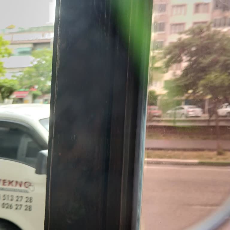 Yüksek Fiyatlı Gözlük Camlarının Hızla Çizilmesi Ve Beklentilerin Karşılanmaması