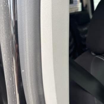 Yeni Aldığım Rifter Aracın Kapı Ve Bagajından Toz Alması Ve Bayinin İlgisizliği