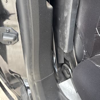 Yeni Aldığım Rifter Aracın Kapı Ve Bagajından Toz Alması Ve Bayinin İlgisizliği