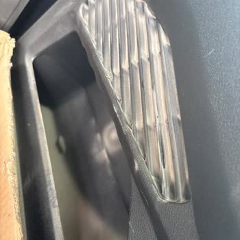 Yeni Aldığım Rifter Aracın Kapı Ve Bagajından Toz Alması Ve Bayinin İlgisizliği