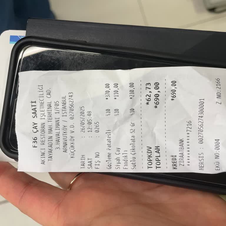 İstanbul Havaalanında Patatesli Gözlemeden Zehirlenme Yaşadım