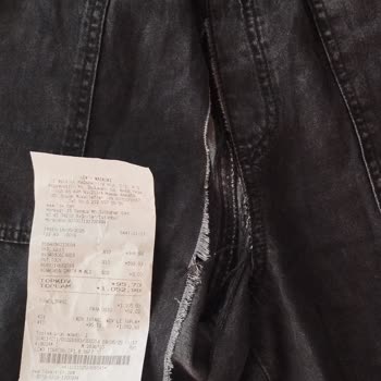 LCW'den Alınan Pantolon İlk Giymede Yırtıldı