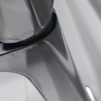 Krom Kaplaması Atan Lavabo Bataryası Ve İlgisiz Müşteri Hizmetleri