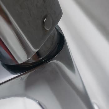 Krom Kaplaması Atan Lavabo Bataryası Ve İlgisiz Müşteri Hizmetleri