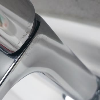 Krom Kaplaması Atan Lavabo Bataryası Ve İlgisiz Müşteri Hizmetleri