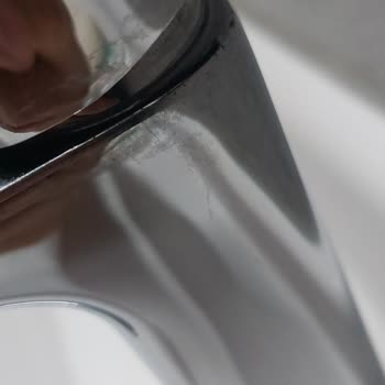 Krom Kaplaması Atan Lavabo Bataryası Ve İlgisiz Müşteri Hizmetleri