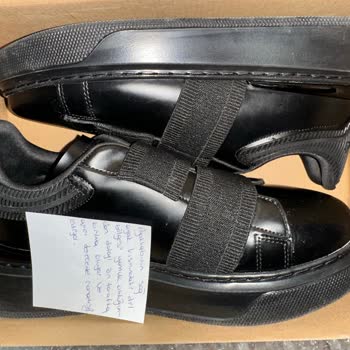 Aldığım Ayakkabılar Hemen Deforme Oldu Mağaza İlgisiz Ve Satış Sonrası Hizmet Yok