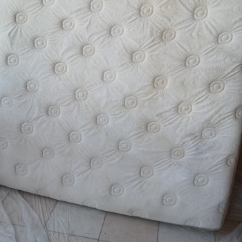 Yatak Yıkama Sonrası Oluşan Lekeler Ve Yetersiz Hizmet