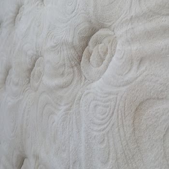 Yatak Yıkama Sonrası Oluşan Lekeler Ve Yetersiz Hizmet