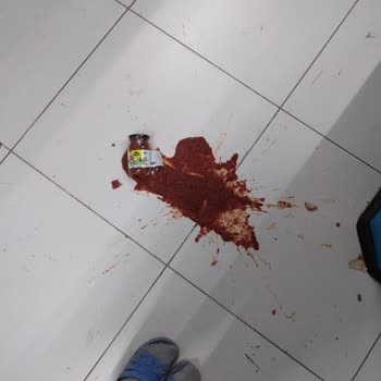 Aldığım Ürün Poşetin Yırtılmasıyla Zarar Gördü Çözüm Sunulmadı