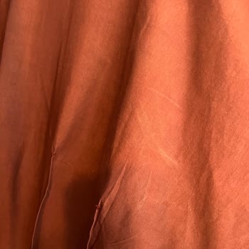 Aynı Elbisenin Bordo Rengi Yıkamada Mahvoldu Değişim İstiyorum