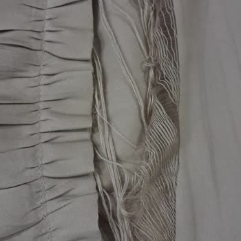 Satın Aldığım Elbise Kısa Sürede Kumaşından Parçalandı