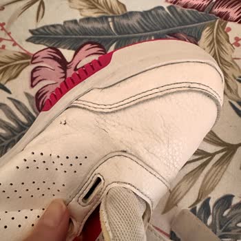 Adidas Ayakkabılarım Kısa Sürede Parçalandı, İade Reddedildi