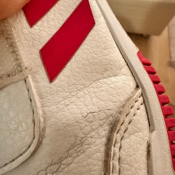 Adidas Ayakkabılarım Kısa Sürede Parçalandı, İade Reddedildi