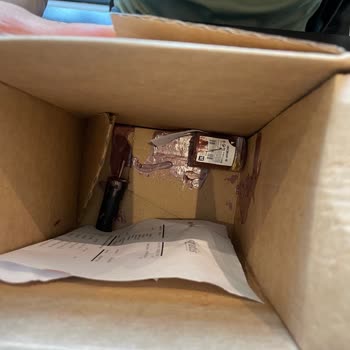 Geç Gelen Ve Kırık Oje Şoku: Gratis'ten Hayal Kırıklığı