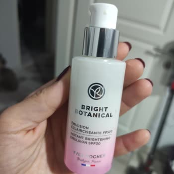 Yves Rocher Bright Botanical Face Cream Gave Me Painful, Long-Lasting Acne