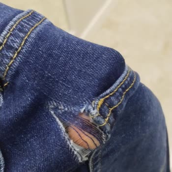 Kısa Sürede Yırtılan Kot Pantolon Hayal Kırıklığı