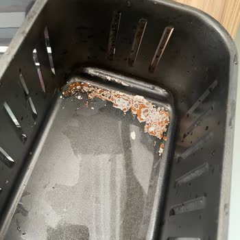 Az Kullanımla Paslanan Airfryer Hayal Kırıklığı Yarattı