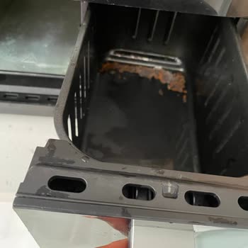 Az Kullanımla Paslanan Airfryer Hayal Kırıklığı Yarattı