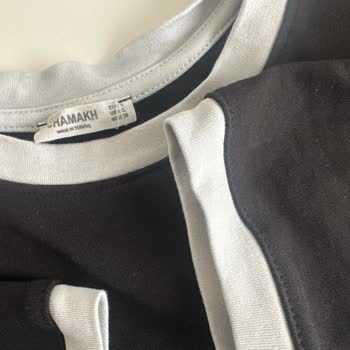 Beyaz Biyeli Siyah Tshirtte Renk Karıştı Mağaza Çözüm Sunmadı