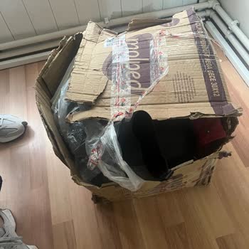 Aras Kargo Paketimi Ezilmiş Ve Ağzı Açık Teslim Etti