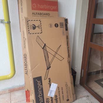 Kargomuz Bina Girişine Ağzı Açık Bırakıldı, Güvenlik Ve Teslimat Sorunu Yaşadık