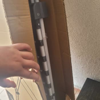 Kargomuz Bina Girişine Ağzı Açık Bırakıldı, Güvenlik Ve Teslimat Sorunu Yaşadık