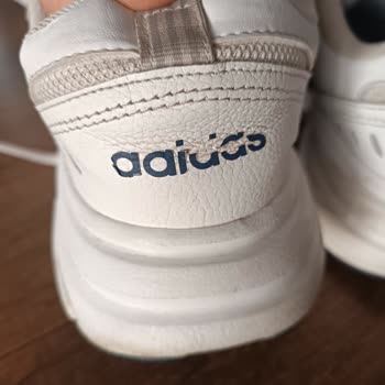 Adidas Ayakkabıda Yazı Silinmesi Ve Değişim Sorunu