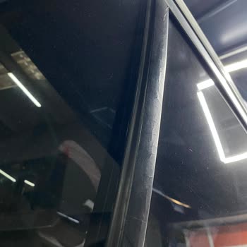 BMW X1 Kapı Kollarında Erime Ve Fitil Çatlağı Sorunu