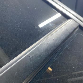 BMW X1 Kapı Kollarında Erime Ve Fitil Çatlağı Sorunu